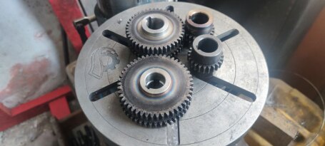 طراحی و ساخت چرخ دنده های شرکت پتروشیمی شازند اراک